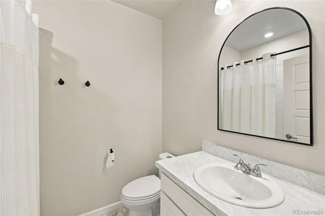 8806 Fraser River Loop, Littleton, CO 80125