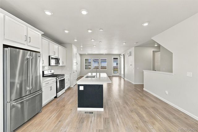 8806 Fraser River Loop, Littleton, CO 80125