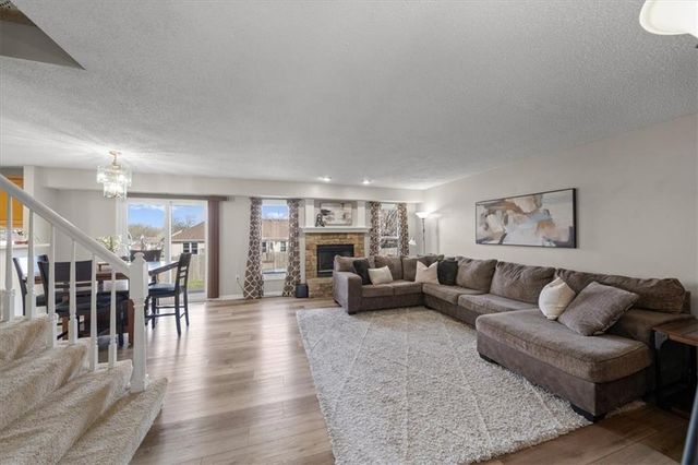 1528 W Romany Court, Olathe, KS 66061