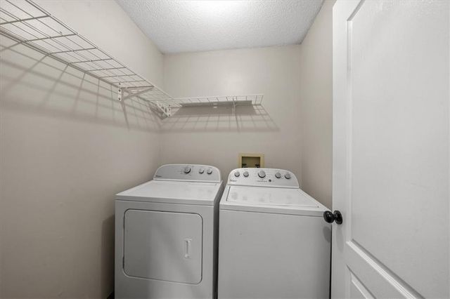 1528 W Romany Court, Olathe, KS 66061