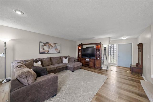 1528 W Romany Court, Olathe, KS 66061