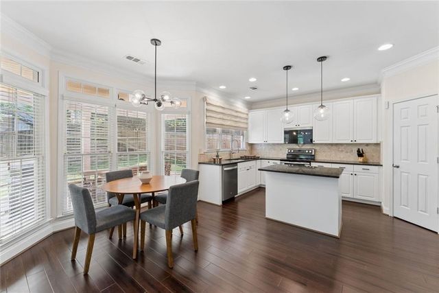 5607 Vinings Retreat Pass SW, Mableton, GA 30126