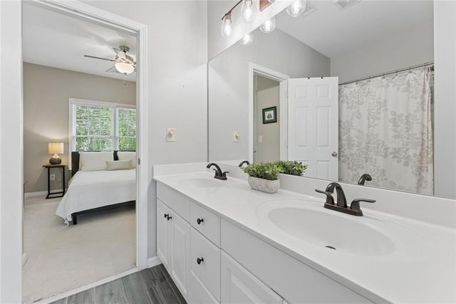5607 Vinings Retreat Pass SW, Mableton, GA 30126