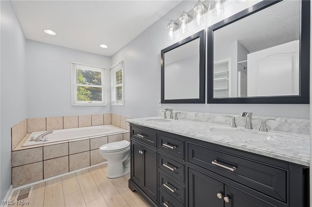 1581 Denise Drive, Copley, OH 44321