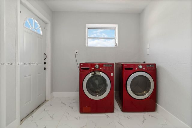 1721 NW 51st St, Miami, FL 33142