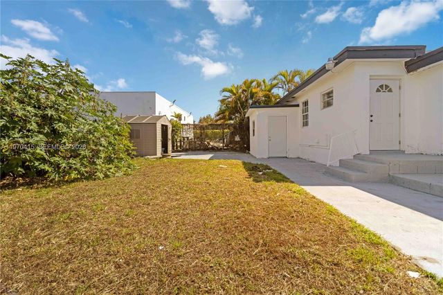 1721 NW 51st St, Miami, FL 33142