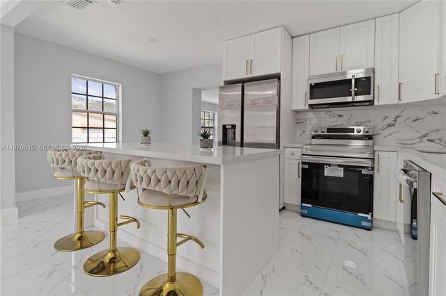 1721 NW 51st St, Miami, FL 33142