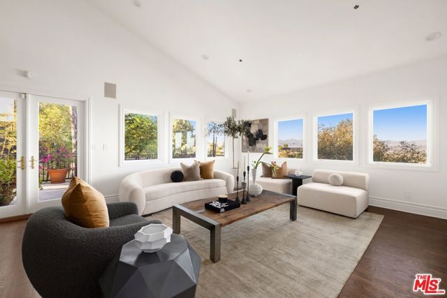 2480 Briarcrest Road, Los Angeles, CA 90210