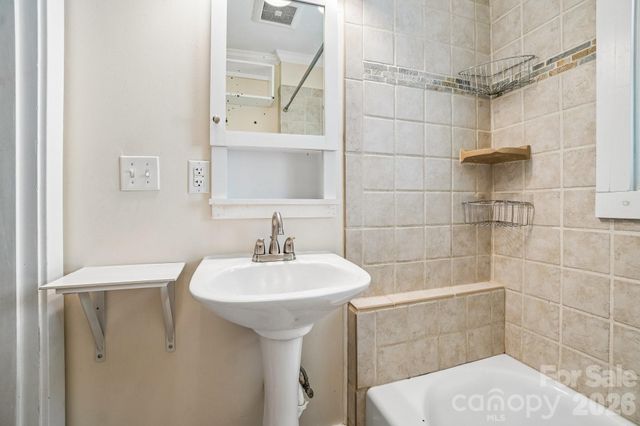 31 Clay Street, Asheville, NC 28806