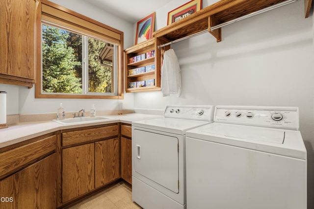 58210 McNary Lane 1, Sunriver, OR 97707