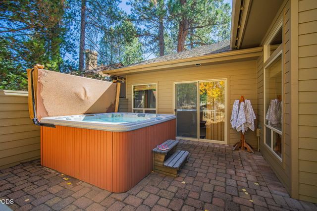 58210 McNary Lane 1, Sunriver, OR 97707