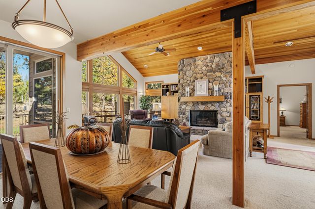 58210 McNary Lane 1, Sunriver, OR 97707