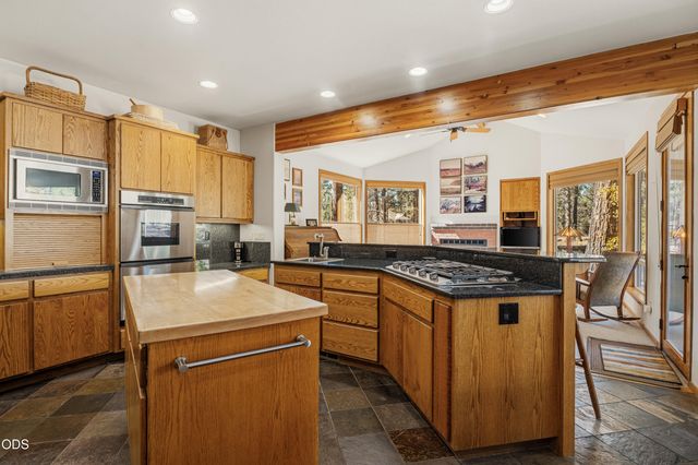 58210 McNary Lane 1, Sunriver, OR 97707