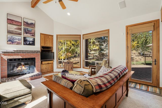58210 McNary Lane 1, Sunriver, OR 97707