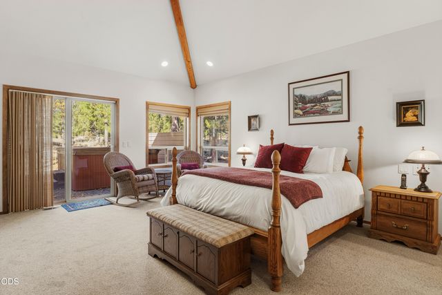 58210 McNary Lane 1, Sunriver, OR 97707