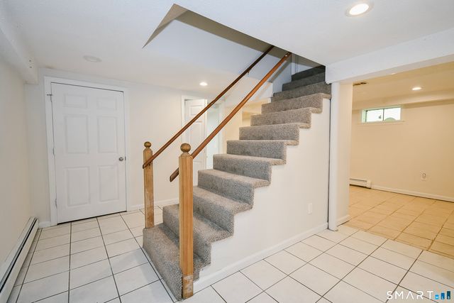 24 Valley View Drive, Windsor, CT 06095