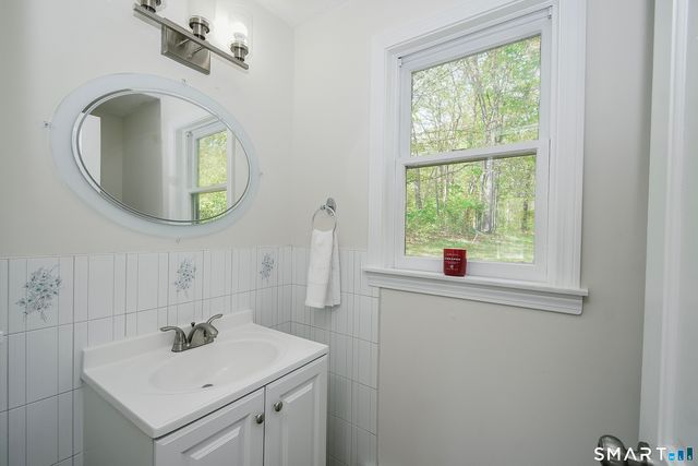 24 Valley View Drive, Windsor, CT 06095