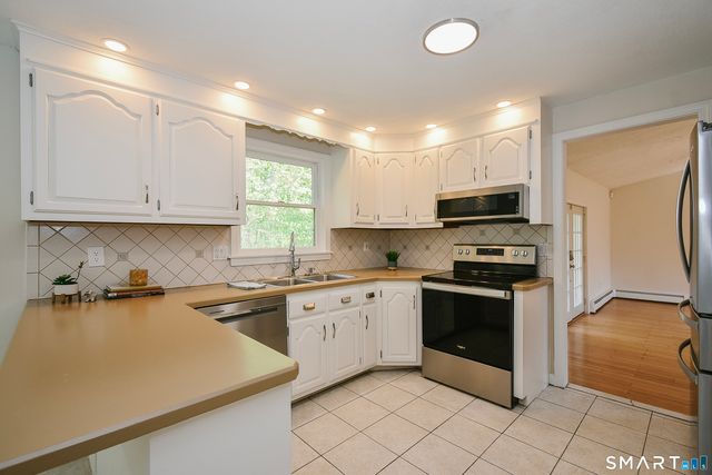 24 Valley View Drive, Windsor, CT 06095