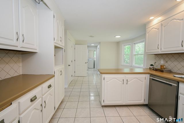 24 Valley View Drive, Windsor, CT 06095