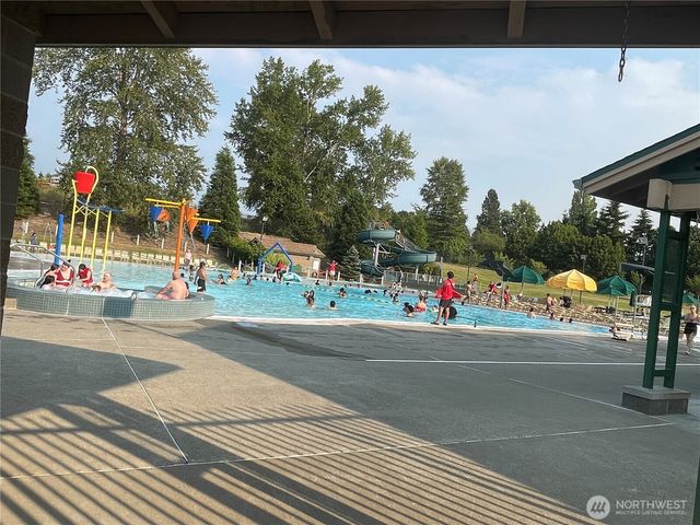 5202 E E Street, Tacoma, WA 98404
