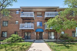 1319 N Winslowe Drive 203, Palatine, IL 60074