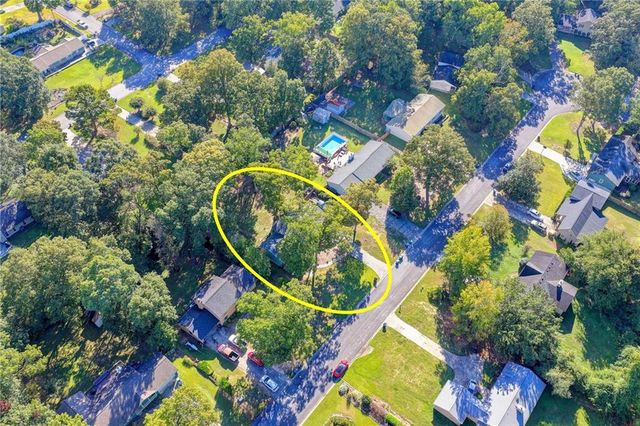 1112 Oak Grove Circle, Lawrenceville, GA 30043