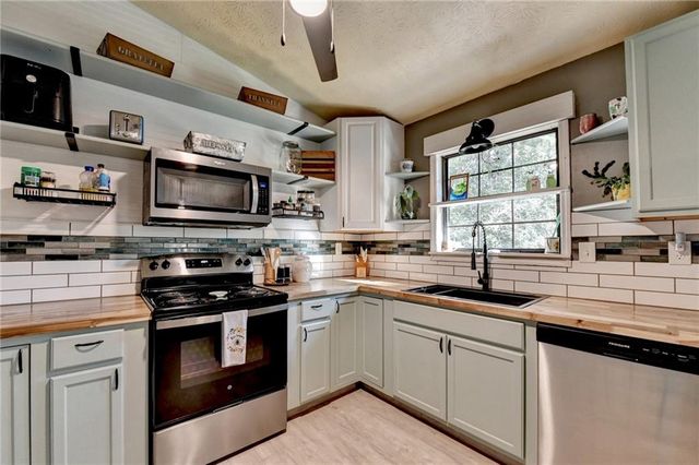 1112 Oak Grove Circle, Lawrenceville, GA 30043