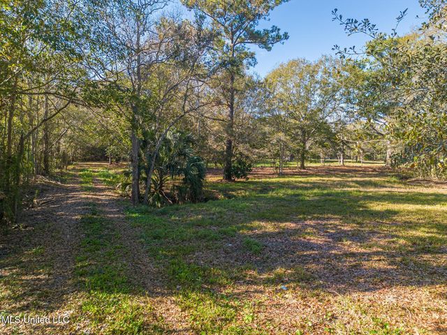 1017 Courthouse Road, Gulfport, MS 39507
