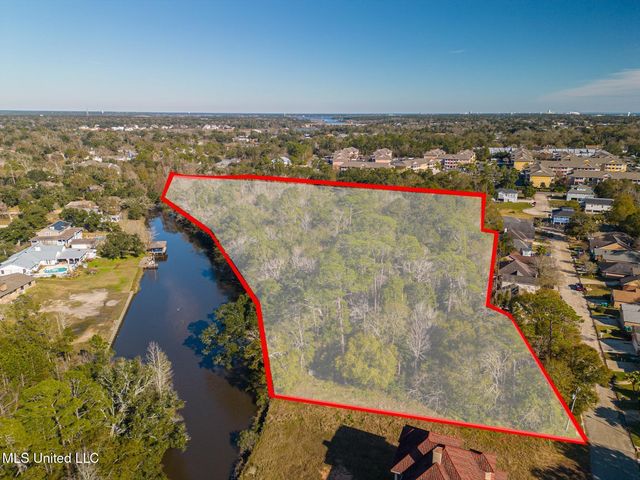 1017 Courthouse Road, Gulfport, MS 39507