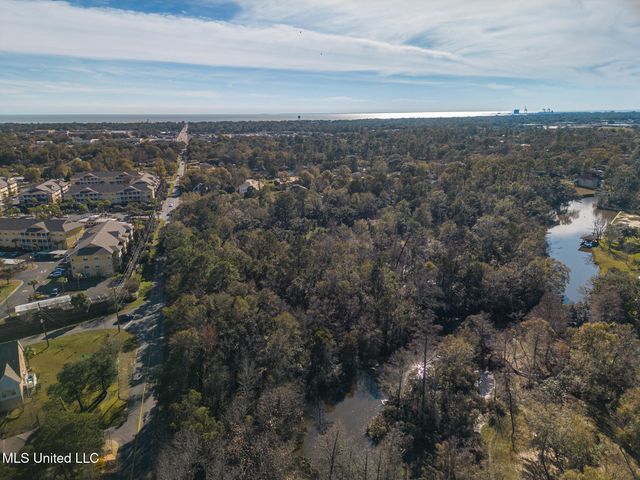 1017 Courthouse Road, Gulfport, MS 39507