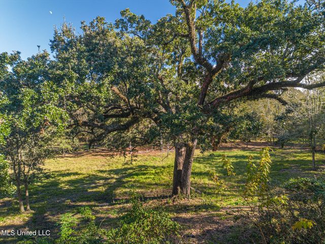 1017 Courthouse Road, Gulfport, MS 39507