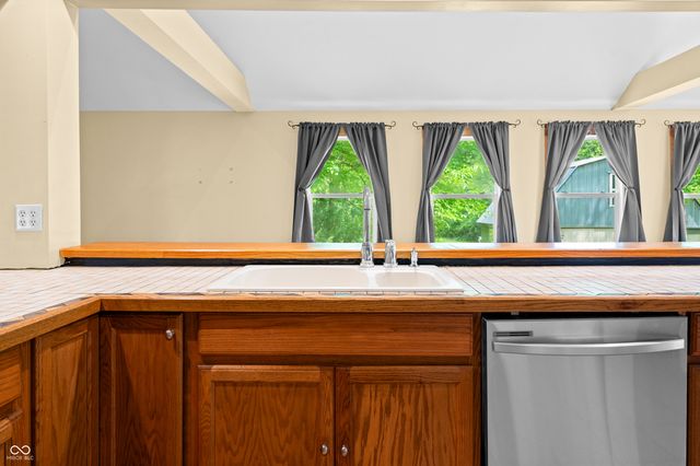 5800 South Shore Drive, Nashville, IN 47448