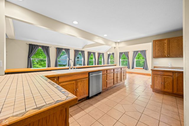 5800 South Shore Drive, Nashville, IN 47448