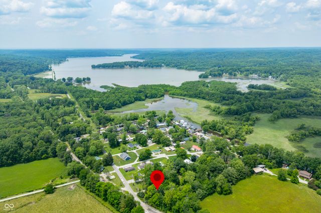 5800 South Shore Drive, Nashville, IN 47448