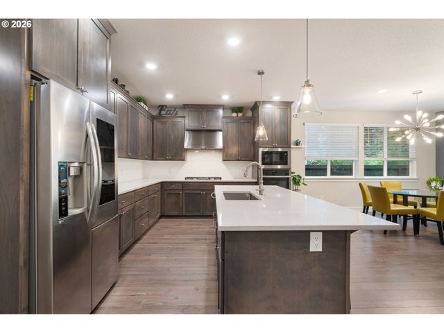 8295 Se SITKA St, Hillsboro, OR 97123