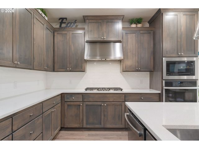 8295 Se SITKA St, Hillsboro, OR 97123