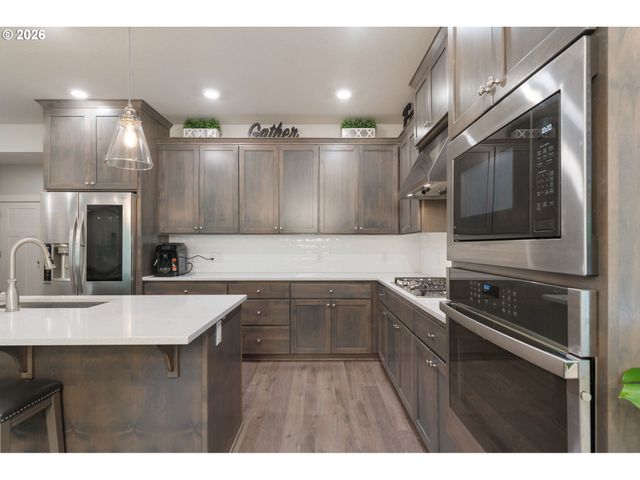 8295 Se SITKA St, Hillsboro, OR 97123