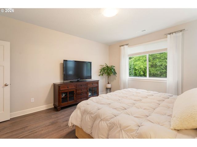 8295 Se SITKA St, Hillsboro, OR 97123