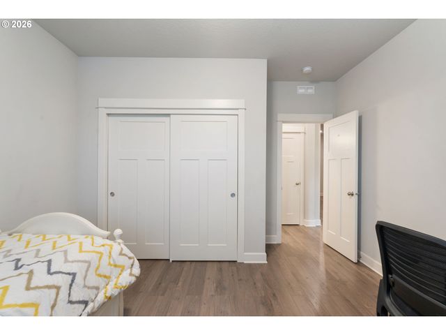 8295 Se SITKA St, Hillsboro, OR 97123