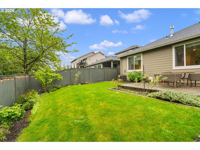 8295 Se SITKA St, Hillsboro, OR 97123