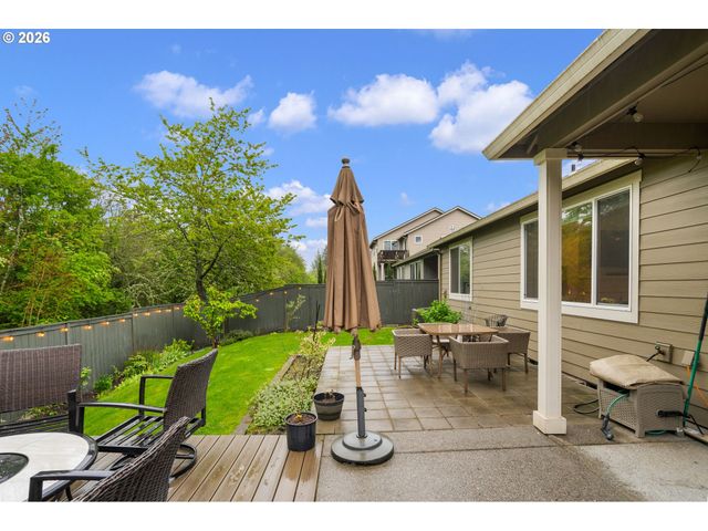 8295 Se SITKA St, Hillsboro, OR 97123