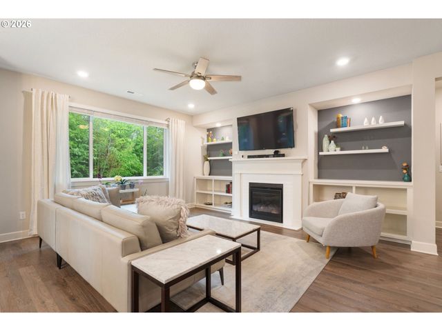 8295 Se SITKA St, Hillsboro, OR 97123