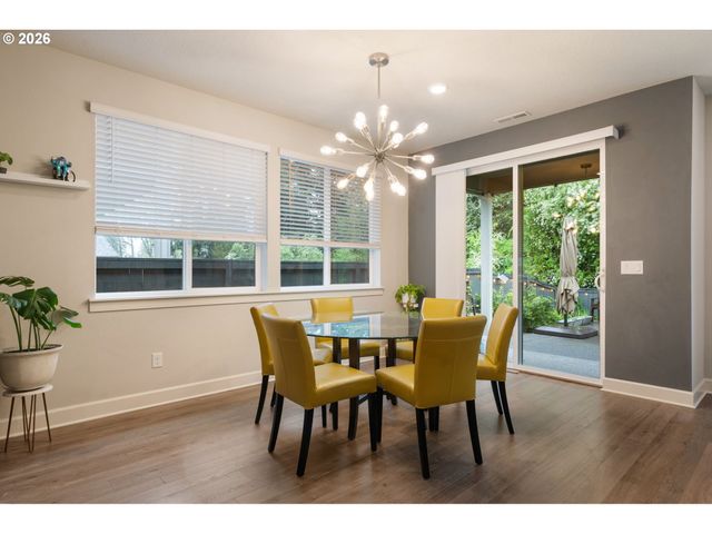 8295 Se SITKA St, Hillsboro, OR 97123