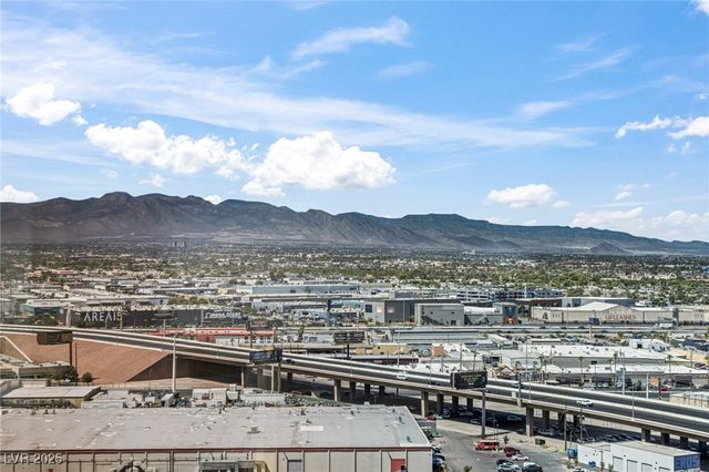 2000 North Fashion Show Drive 2412, Las Vegas, NV 89109