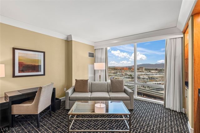 2000 North Fashion Show Drive 2412, Las Vegas, NV 89109