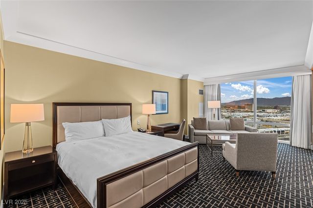 2000 North Fashion Show Drive 2412, Las Vegas, NV 89109