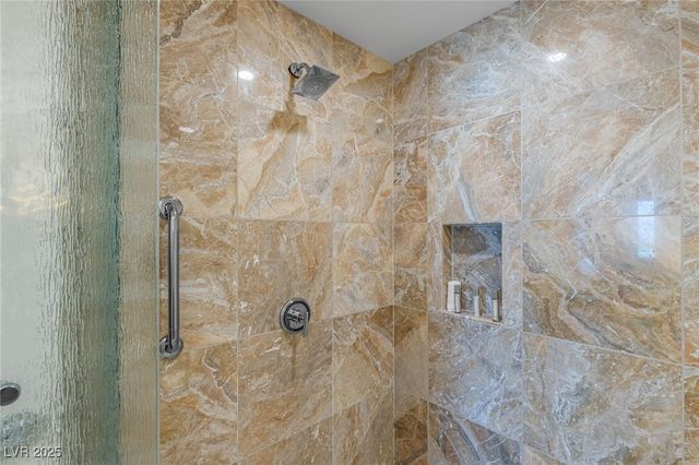 2000 North Fashion Show Drive 2412, Las Vegas, NV 89109