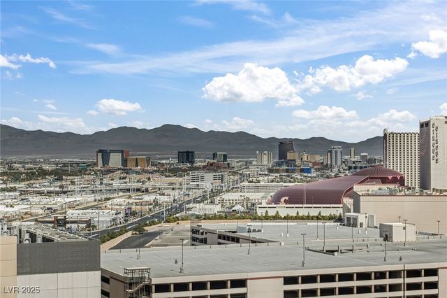 2000 North Fashion Show Drive 2412, Las Vegas, NV 89109