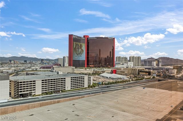 2000 North Fashion Show Drive 2412, Las Vegas, NV 89109