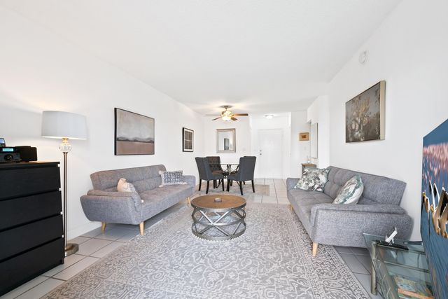 720 Orton Avenue 402, Fort Lauderdale, FL 33304
